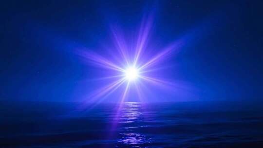 海面日出光芒四射场景