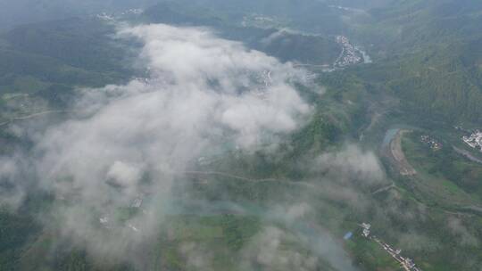 航拍安徽江南高山村落田园（安徽黄山坡山）