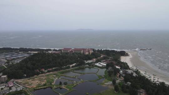 航拍广东茂名浪漫海岸景区