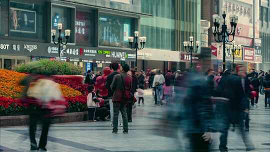 城市商业街人流穿梭延时视频素材模板下载