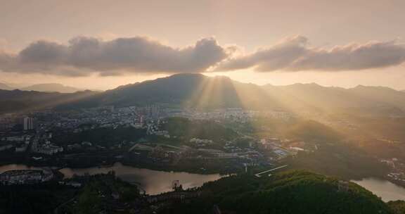 贵州黔东南丹寨县日落丁达尔城市风光航拍