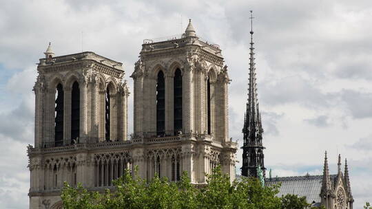 巴黎圣母院延时拍摄