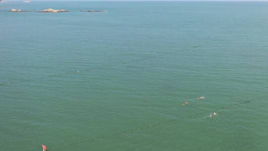 海边小镇航拍美丽的海岸线海边城市