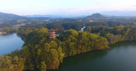 汉中南湖景区航拍湖畔绿色水流风景区