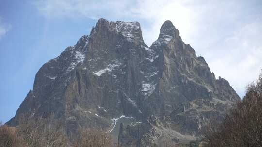 特写直冲云端石山