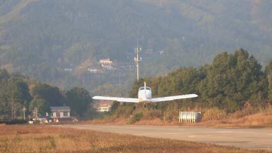 长沙宁乡通航机场起降的轻型运动飞机