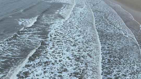 俯拍大海阴天大海航拍海洋海水海岸线海滩