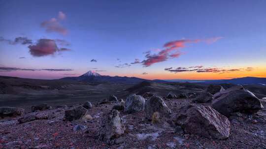 远观火山日出延时、天空延时、自然美景山脉