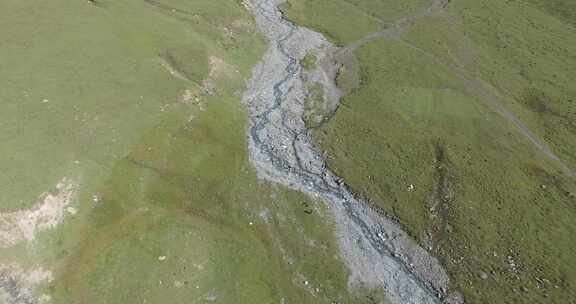 青海互助龙王山河流山峰草原航拍视频