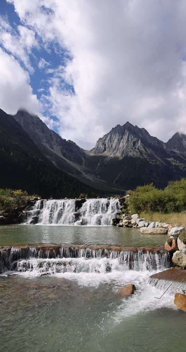 四川阿坝州毕棚沟盘羊湖瀑布慢镜头