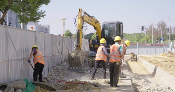 中国中铁铁路工人道路修建道路安全就是宗旨