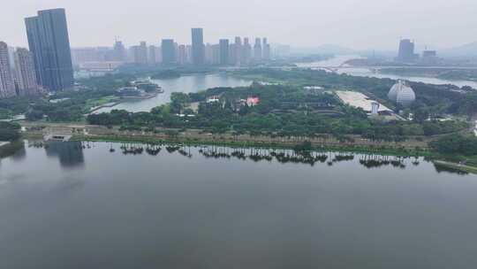 航拍福建漳州碧湖公园生态风光