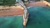 葡萄牙大西洋海滩和悬崖的鸟瞰图。高清在线视频素材下载