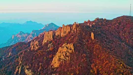 秦皇岛祖山色彩斑斓的秋日山峰美景