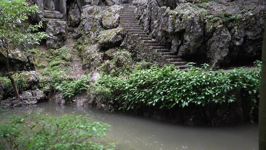 杭州灵隐寺飞来峰造像布袋弥勒佛