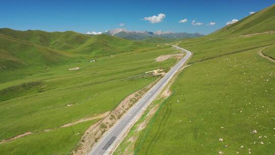 甘肃甘南夏河县桑科草原公路自然风光视频素材模板下载