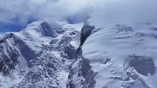 航拍冰川之父慕士塔格峰雪山冰川风光