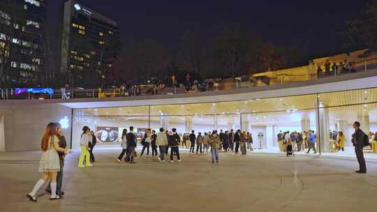 上海静安寺广场apple静安苹果游客人流