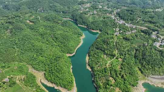 航拍山川河流水库