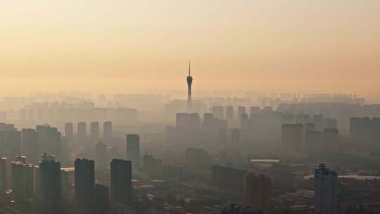 中国河南郑州清晨晨雾城市风光航拍