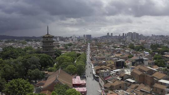 泉州开元寺东西塔特写西街钟楼航拍市区大景