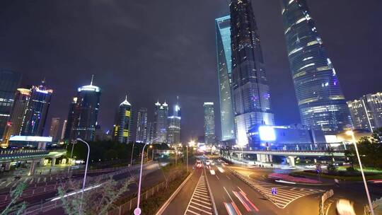 上海金融中心晚上交通