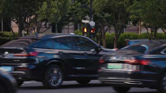 女交警 十字路口 指挥交通文明城市红绿灯视频素材模板下载