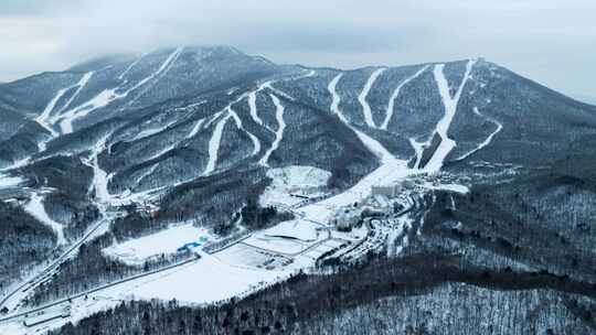 亚布力滑雪场冬季航拍延时