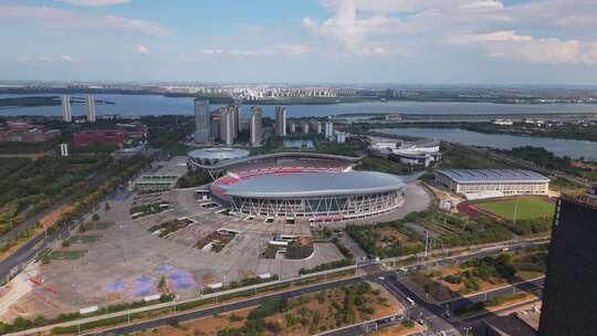 江西南昌艾溪湖奥体中心体育馆蓝天白云