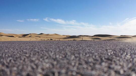 沙漠公路吹沙视频素材模板下载