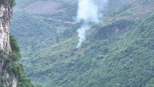 贵州清镇野外山火