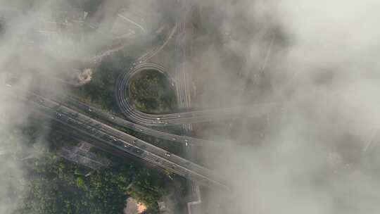 航拍云端下的深圳高速公路视频素材模板下载