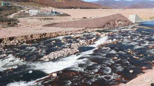 河流航拍隔壁 溪流