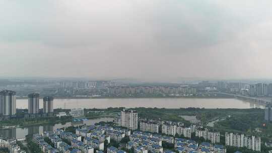 城市暴雨来临乌云密布航拍