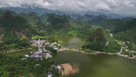 广西阳朔县新坪镇西塘自然风景区航拍湖泊