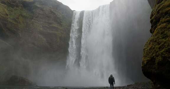 Skogafoss，瀑布，冰岛，人