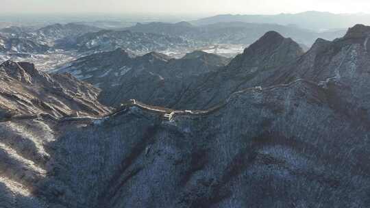 航拍箭扣长城将军守关到鹰飞雪景