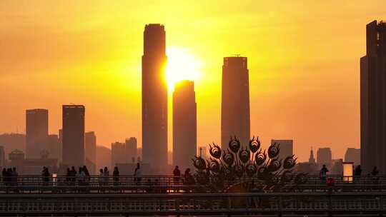 万家丽广场楼顶日落夕阳打卡