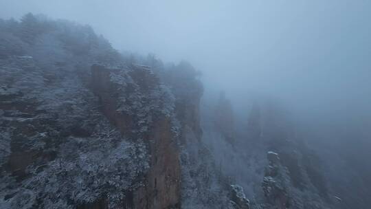 fpv穿越机张家界天子山云海雾凇雪景航拍4K