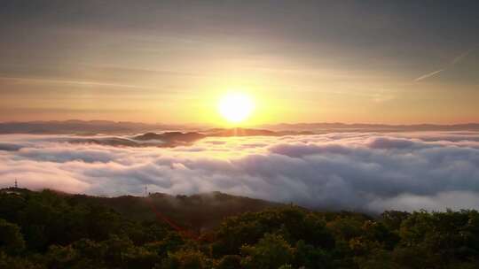 云海日出延时云海翻滚山顶太阳升起东方红