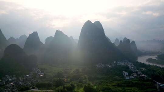 桂林漓江山水片头航拍延时风光风景日出片头