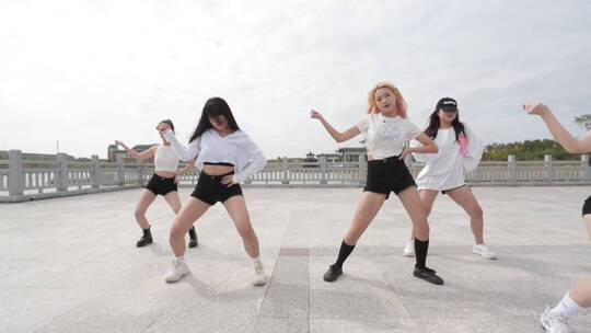 性感美女大学生女团跳舞视频素材模板下载
