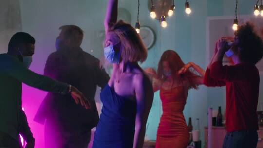 派对上跳舞的人视频素材模板下载