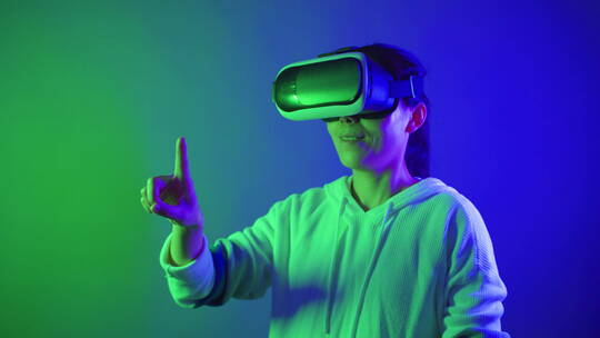 亚洲中国女性VR眼镜模拟虚拟现实技术