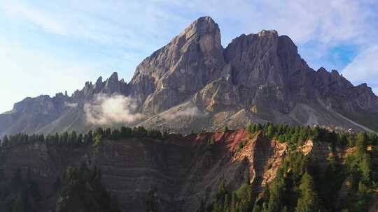 山脉，白云石，山峰，山谷