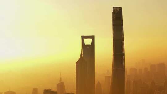 上海航拍东方明珠大气上海