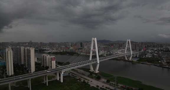 广东揭阳市榕城区揭阳大桥 下雨打雷雷暴