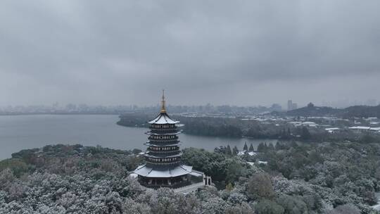 航拍西湖大雪