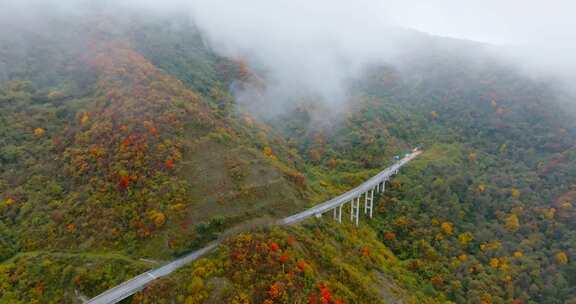 航拍四川绵茂公路秋天美丽风景