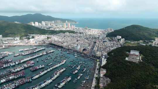 航拍广东阳江海陵岛海边城市